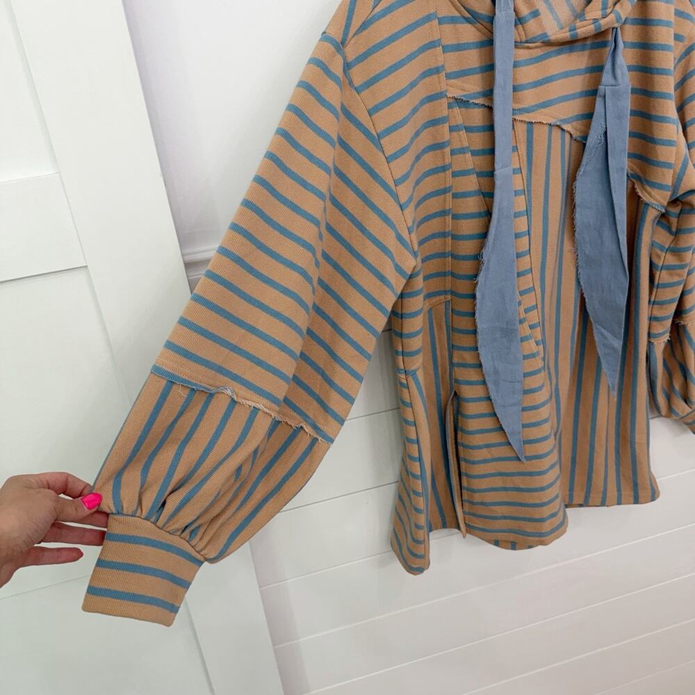 Women’s Davi & Dani Stripe Boho Hooded Sweater Bell Sleeves M - Picture 3 of 5